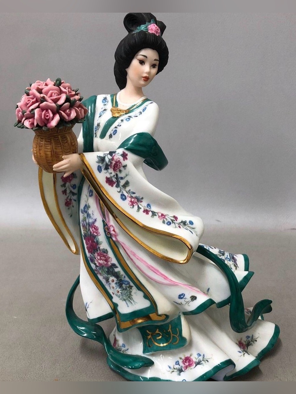 Danbury Mint-Pre-Owned-Porcelain Figurine-10 inch-The Rose Princess by Lena Liu